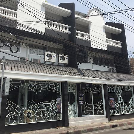 Rock Hotel Bangkok Bagian luar foto