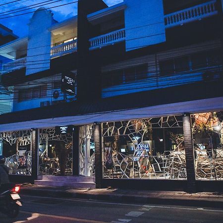 Rock Hotel Bangkok Bagian luar foto