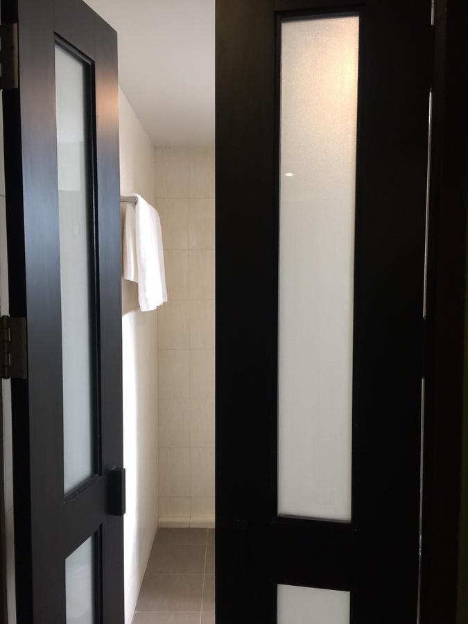 Rock Hotel Bangkok Bagian luar foto