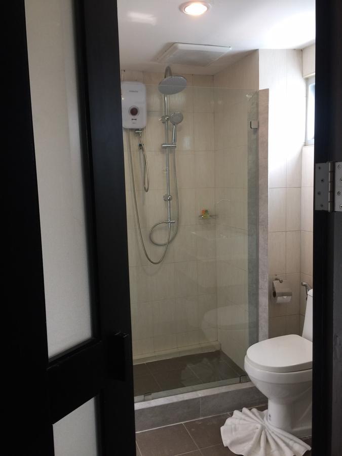 Rock Hotel Bangkok Bagian luar foto