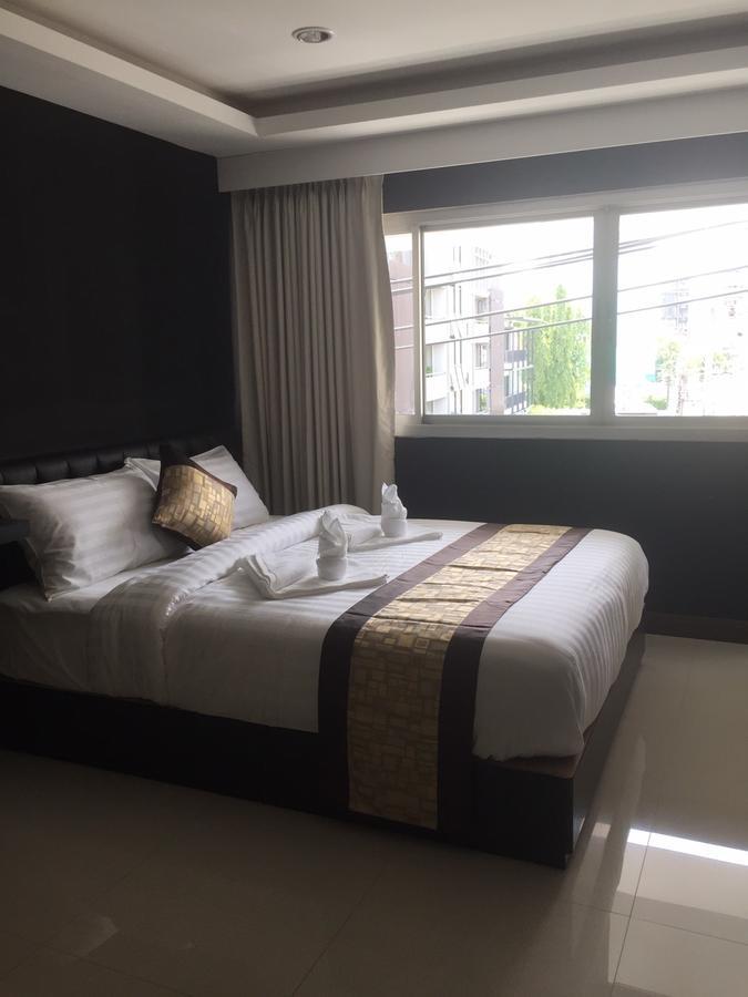 Rock Hotel Bangkok Bagian luar foto