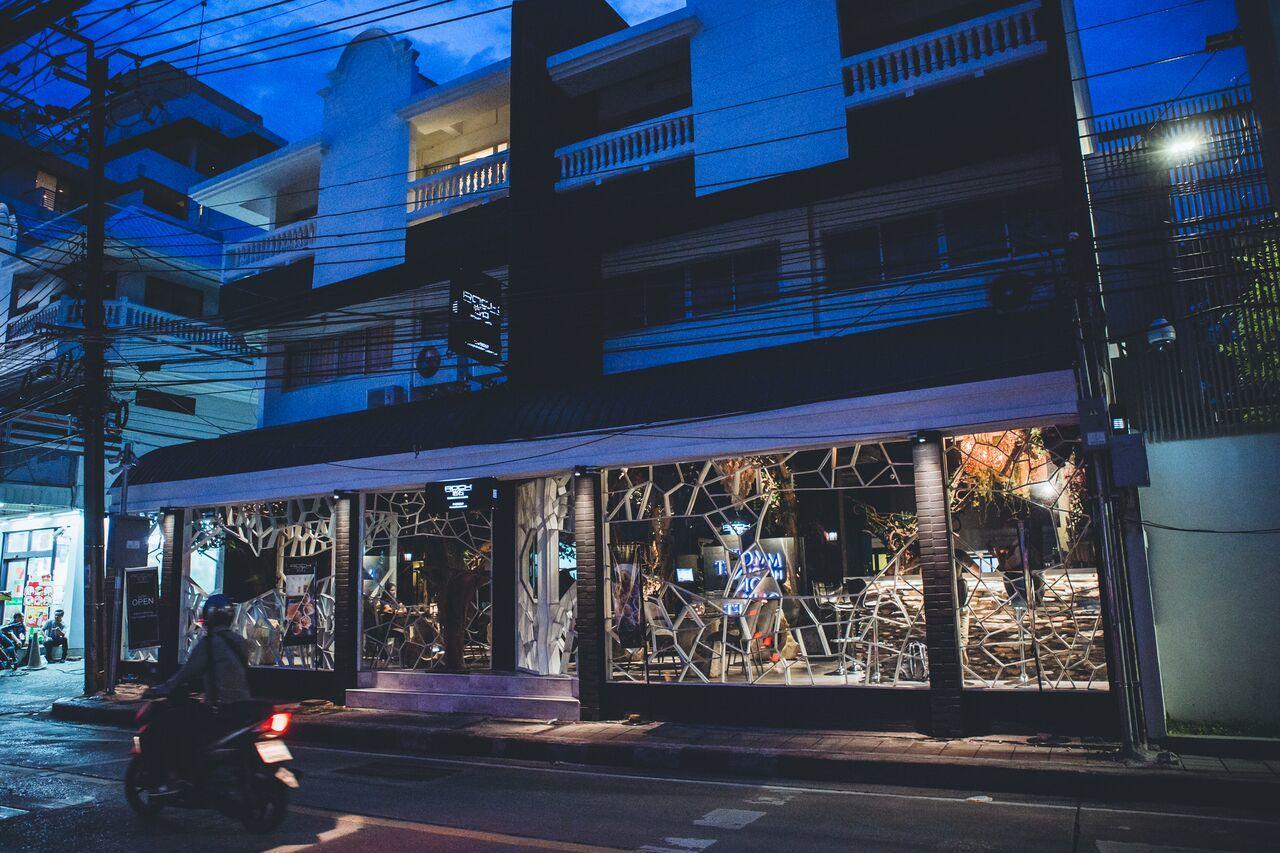 Rock Hotel Bangkok Bagian luar foto